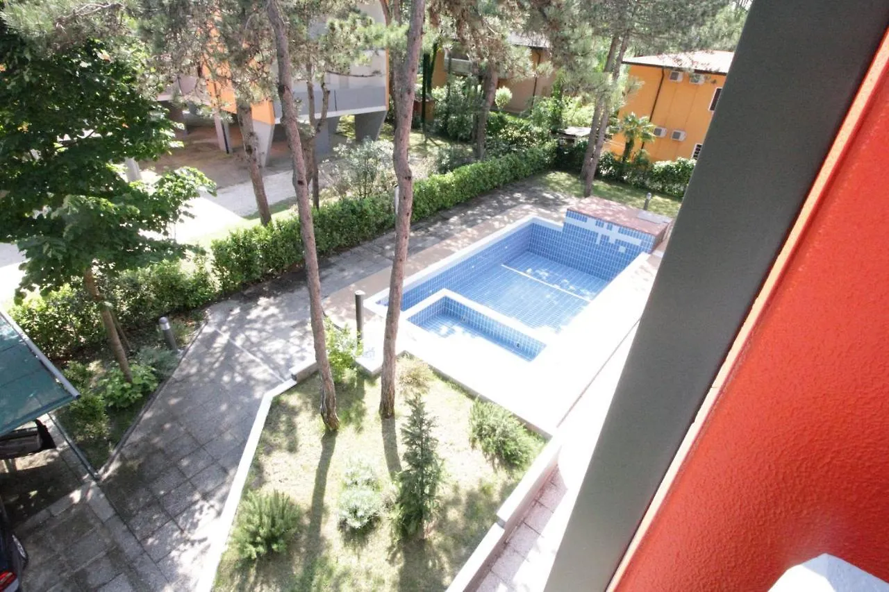 Trilocale Con Piscina - Luca Apartment Bibione